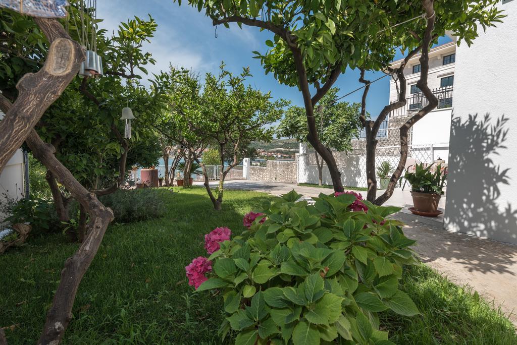 Apartments Coce Trogir Exterior photo