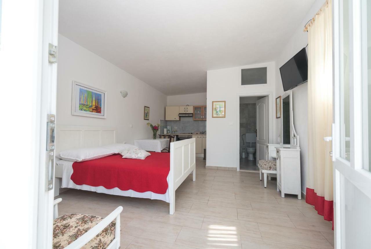 Apartments Coce Trogir Exterior photo